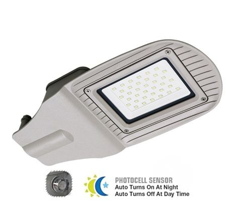 LED pouličné svietidlo so súmrakovým senzorom 30W IP65 2400lm šedé